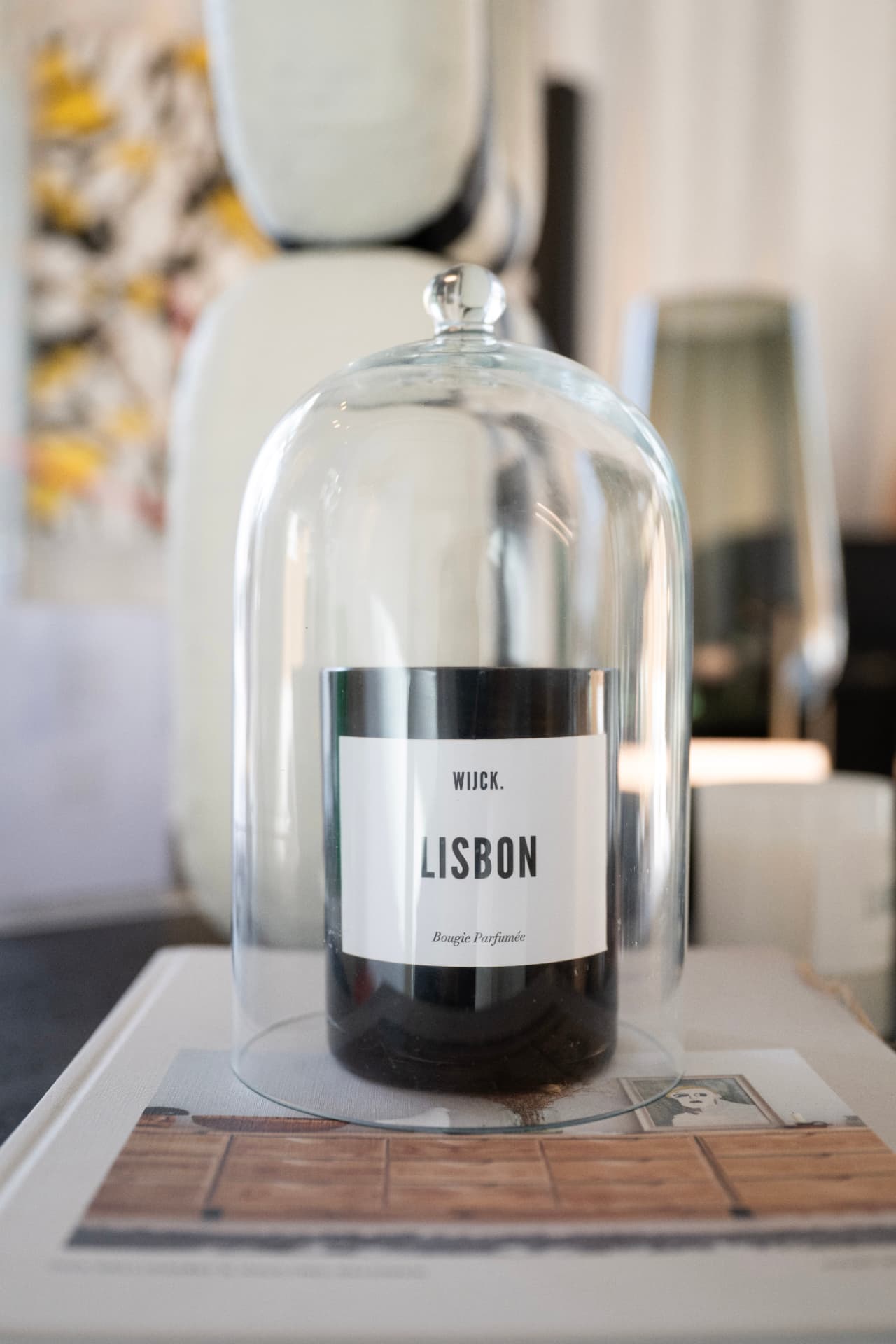 Showroom features 10 by itsk. and objects